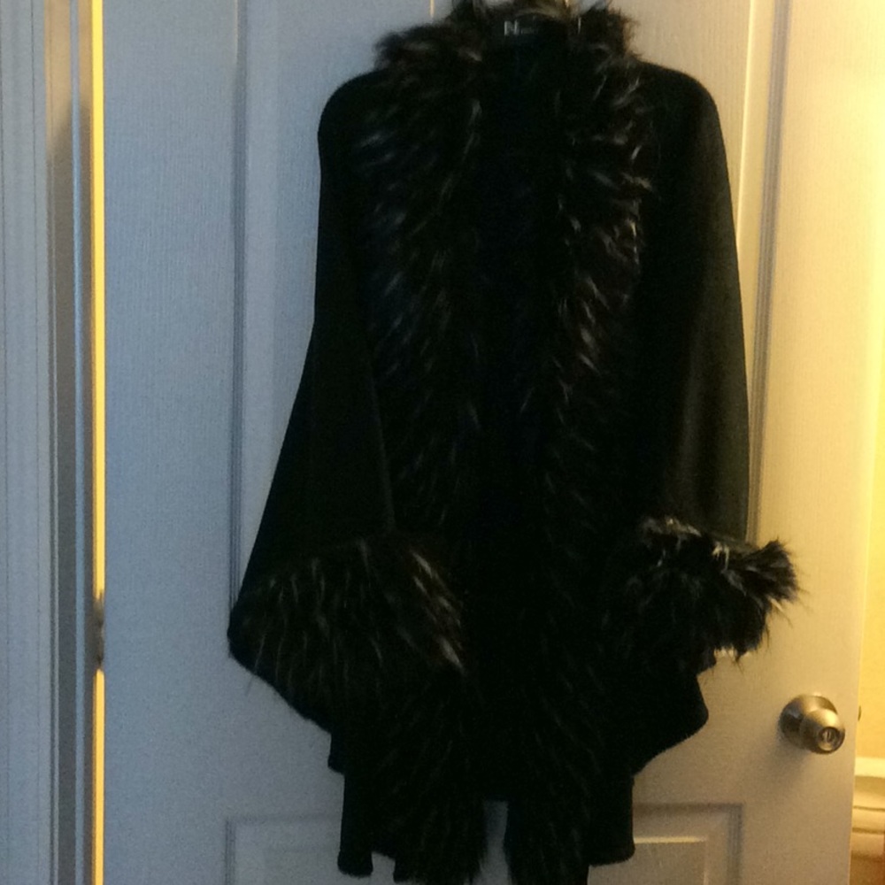 Amazing wool and faux fur cardigan .New!